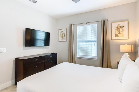 Townhouse in Four Corners, Florida 3 bedrooms, 158.31 sq.m. № 1649384 - photo 15