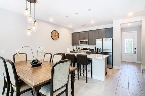 Townhouse in Four Corners, Florida 3 bedrooms, 158.31 sq.m. № 1649384 - photo 5