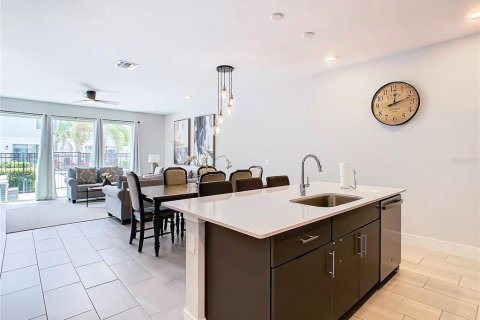 Townhouse in Four Corners, Florida 3 bedrooms, 158.31 sq.m. № 1649384 - photo 7