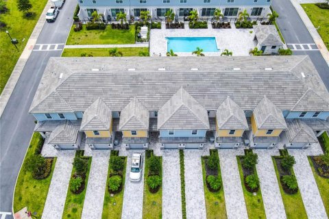 Townhouse in Four Corners, Florida 3 bedrooms, 158.31 sq.m. № 1649384 - photo 2