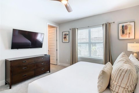 Townhouse in Four Corners, Florida 3 bedrooms, 158.31 sq.m. № 1649384 - photo 25