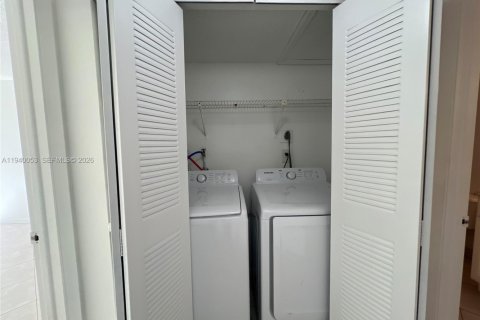 Condominio en alquiler en Doral, Florida, 1 dormitorio, 75.25 m2 № 1997336 - foto 11