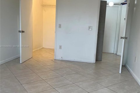 Copropriété à louer à Doral, Floride: 1 chambre, 75.25 m2 № 1997336 - photo 8