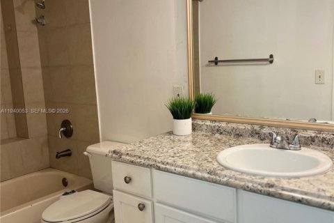 Copropriété à louer à Doral, Floride: 1 chambre, 75.25 m2 № 1997336 - photo 9