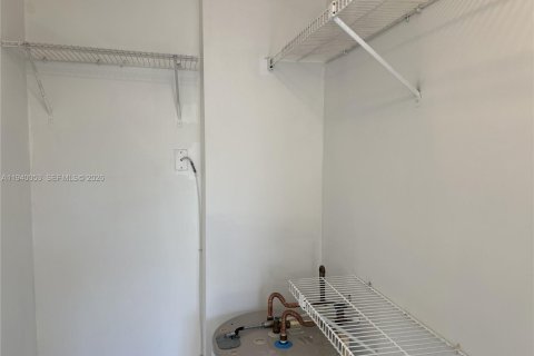 Condominio en alquiler en Doral, Florida, 1 dormitorio, 75.25 m2 № 1997336 - foto 16