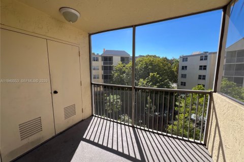 Condominio en alquiler en Doral, Florida, 1 dormitorio, 75.25 m2 № 1997336 - foto 18