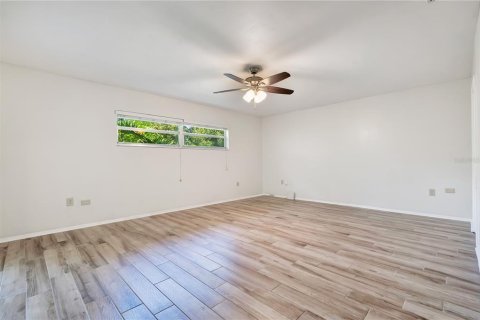 Villa ou maison à vendre à Belle Isle, Floride: 3 chambres, 166.85 m2 № 2329587 - photo 13