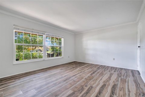 Villa ou maison à vendre à Belle Isle, Floride: 3 chambres, 166.85 m2 № 2329587 - photo 9
