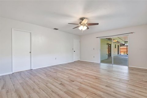 Villa ou maison à vendre à Belle Isle, Floride: 3 chambres, 166.85 m2 № 2329587 - photo 16