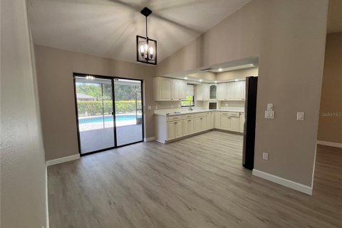 House in Bradenton, Florida 3 bedrooms, 104.05 sq.m. № 1545157 - photo 7