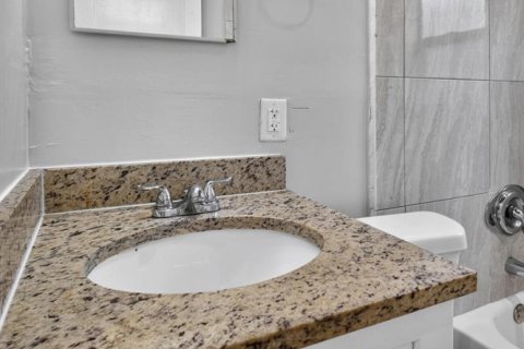 Apartment in West Palm Beach, Florida 2 bedrooms, 83.61 sq.m. № 2382922 - photo 18