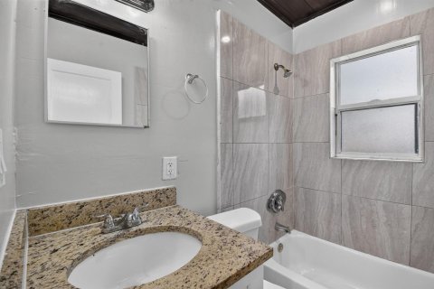 Apartment in West Palm Beach, Florida 2 bedrooms, 83.61 sq.m. № 2382922 - photo 17
