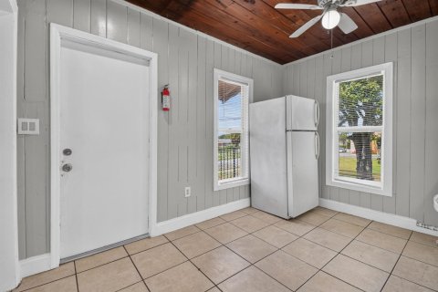 Apartment in West Palm Beach, Florida 2 bedrooms, 83.61 sq.m. № 2382922 - photo 7