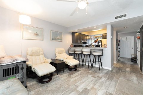 Condo in Bradenton, Florida, 2 bedrooms  № 1826973 - photo 9