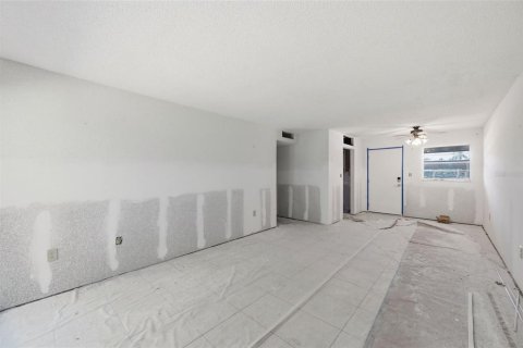 Купить кондоминиум в Нью-Порт-Ричи, Флорида 4 комнаты, 75.81м2, № 2165577 - фото 3
