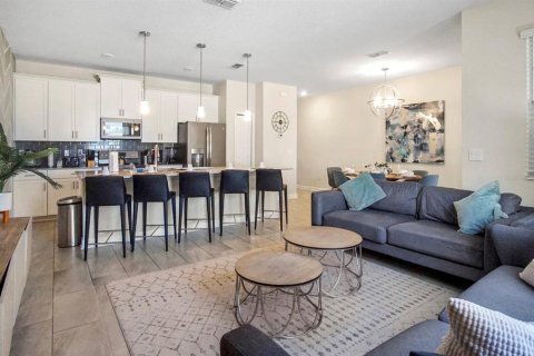 Touwnhouse à vendre à Kissimmee, Floride: 4 chambres, 177.81 m2 № 2380950 - photo 7