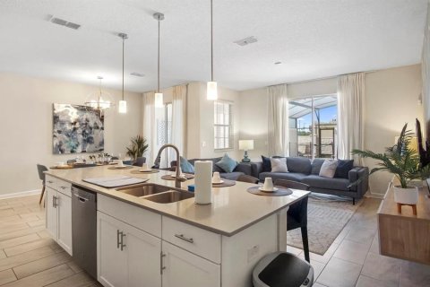Touwnhouse à vendre à Kissimmee, Floride: 4 chambres, 177.81 m2 № 2380950 - photo 10