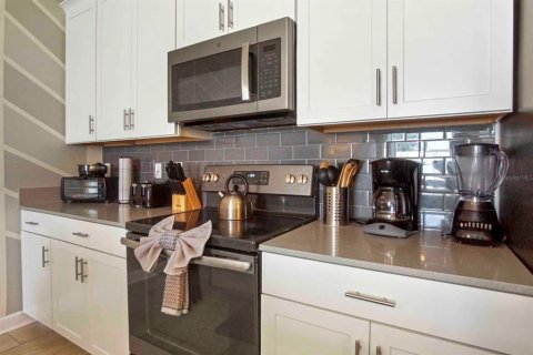 Touwnhouse à vendre à Kissimmee, Floride: 4 chambres, 177.81 m2 № 2380950 - photo 9