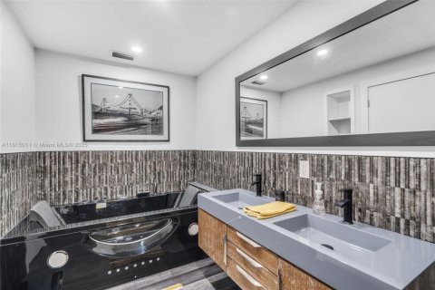 Condominio en venta en Miami, Florida, 2 dormitorios, 100.71 m2 № 1768414 - foto 14