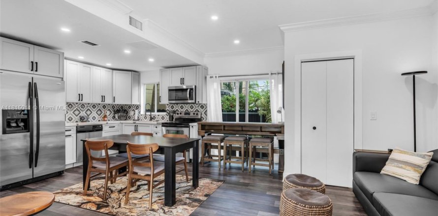 Condominio en Miami, Florida, 2 dormitorios № 1768414