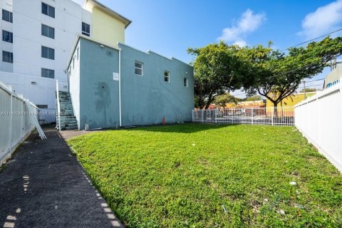 Commercial property in Miami, Florida № 1812337 - photo 6