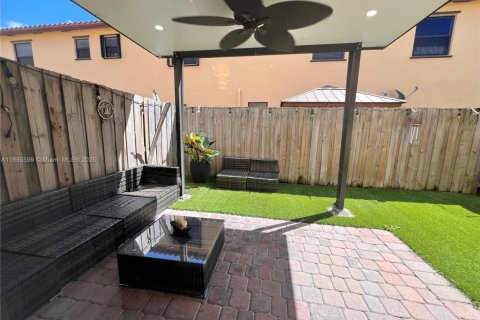 Townhouse in Homestead, Florida 3 bedrooms, 152.55 sq.m. № 1942178 - photo 18