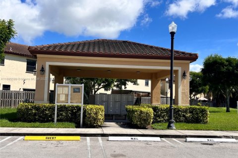 Townhouse in Homestead, Florida 3 bedrooms, 152.55 sq.m. № 1942178 - photo 21