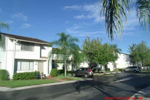 Кондоминиум с 3 спальнями в Санрайз, Флорида № 1994988