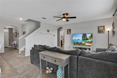 House in Lake Alfred, Florida 5 bedrooms, 248.42 sq.m. № 1341804 - photo 2