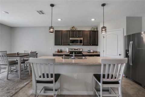 House in Lake Alfred, Florida 5 bedrooms, 248.42 sq.m. № 1341804 - photo 4