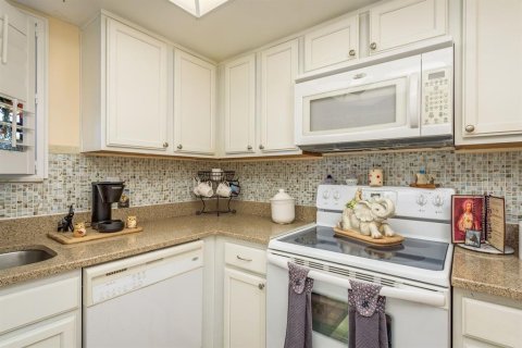 Купить кондоминиум в Клируотер, Флорида 5 комнат, 70.61м2, № 1575242 - фото 13