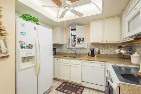 Купить кондоминиум в Клируотер, Флорида 5 комнат, 70.61м2, № 1575242 - фото 11