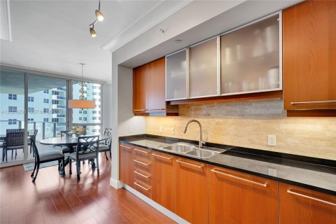 Copropriété à louer à Hollywood, Floride: 3 chambres, 214.42 m2 № 2281201 - photo 16