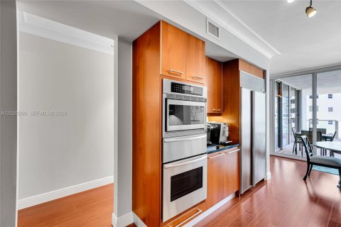 Copropriété à louer à Hollywood, Floride: 3 chambres, 214.42 m2 № 2281201 - photo 19