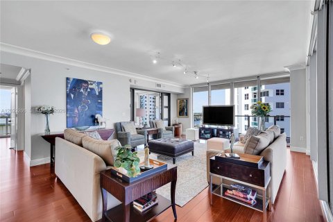 Copropriété à louer à Hollywood, Floride: 3 chambres, 214.42 m2 № 2281201 - photo 12