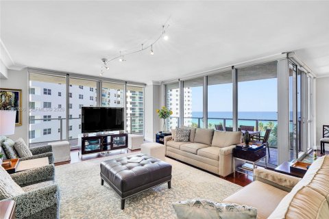 Copropriété à louer à Hollywood, Floride: 3 chambres, 214.42 m2 № 2281201 - photo 10