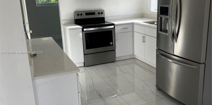 Casa en Miami Gardens, Florida 3 dormitorios, 152.27 m2 № 1714347