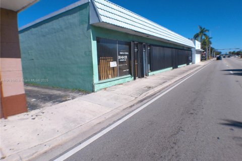 Commercial property in North Miami, Florida № 2016915