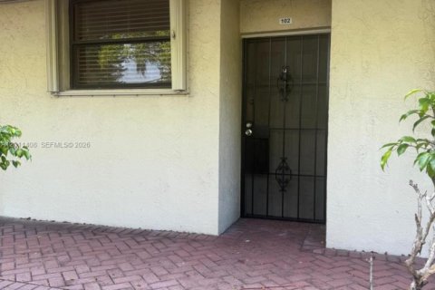 Condo à Oakland Park, Floride, 2 chambres  № 2075196