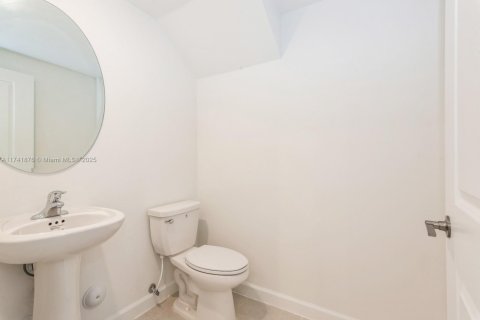 Townhouse in Homestead, Florida 3 bedrooms, 157.47 sq.m. № 1863259 - photo 9