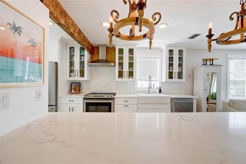 House in Tampa, Florida 3 bedrooms, 117.43 sq.m. № 1773671 - photo 15
