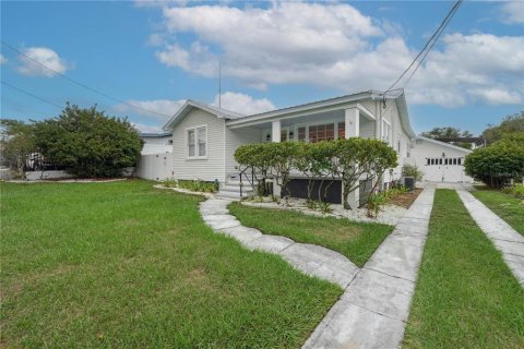 House in Tampa, Florida 3 bedrooms, 117.43 sq.m. № 1773671 - photo 3