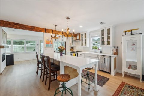 House in Tampa, Florida 3 bedrooms, 117.43 sq.m. № 1773671 - photo 11