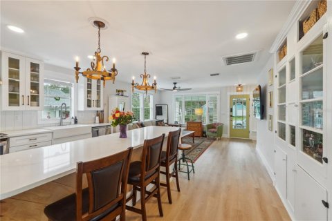 House in Tampa, Florida 3 bedrooms, 117.43 sq.m. № 1773671 - photo 16