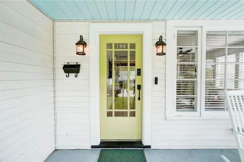 House in Tampa, Florida 3 bedrooms, 117.43 sq.m. № 1773671 - photo 4