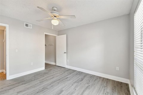 Condo in Tampa, Florida, 1 bedroom № 2306407 - photo 11