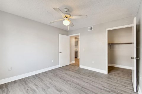 Condo in Tampa, Florida, 1 bedroom № 2306407 - photo 12
