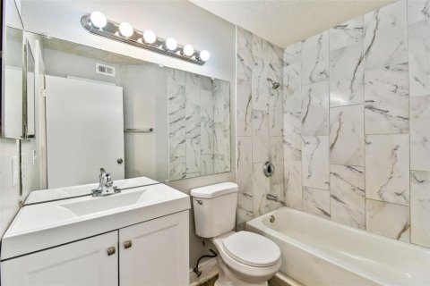 Condo in Tampa, Florida, 1 bedroom № 2306407 - photo 15