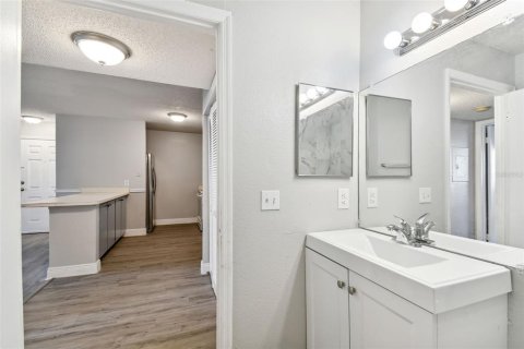 Condo in Tampa, Florida, 1 bedroom № 2306407 - photo 17