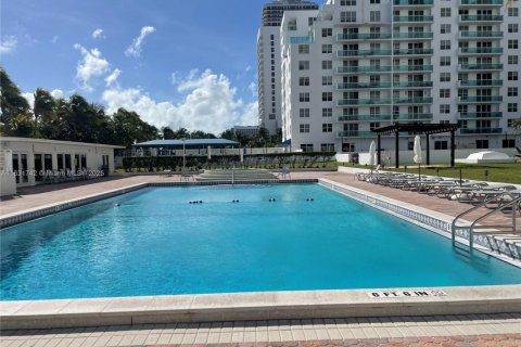Copropriété à vendre à Miami Beach, Floride: 1 chambre, 87.14 m2 № 1318843 - photo 16